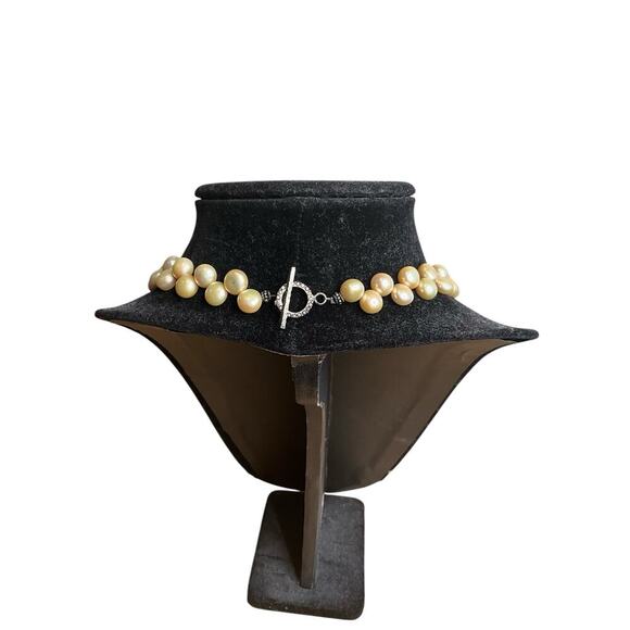 Womens Handmade Yellow Pearl Necklace Silver Tone Toggle Closure 18" Long NEW - Picture 2 of 5